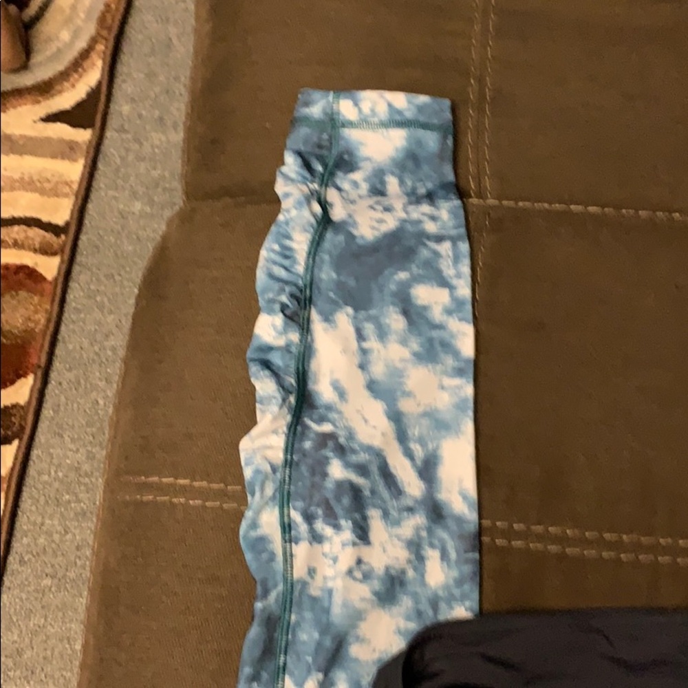 Lululemon - Picture 6 of 8